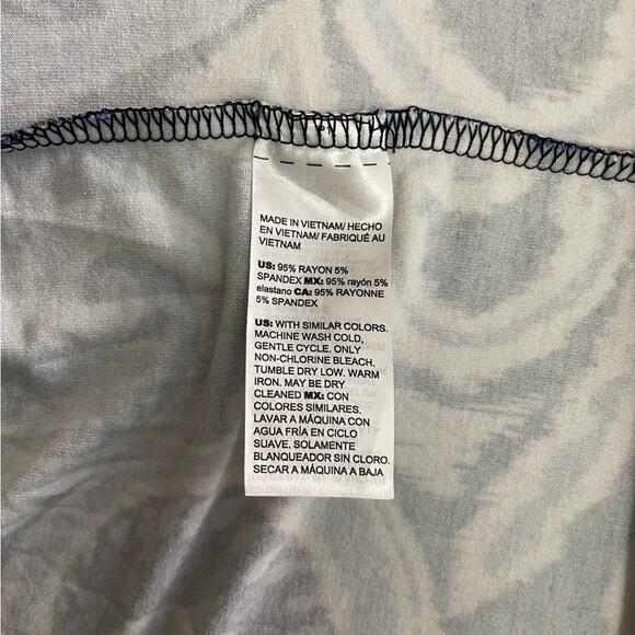 Chico’s Blue and White Patterned Sleeveless Dress Size 3X (16-18) - Picture 3 of 4